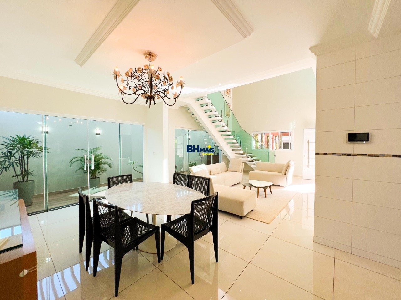 CASA À VENDA NO JARDIM SUL EM UBERLÂNDIA