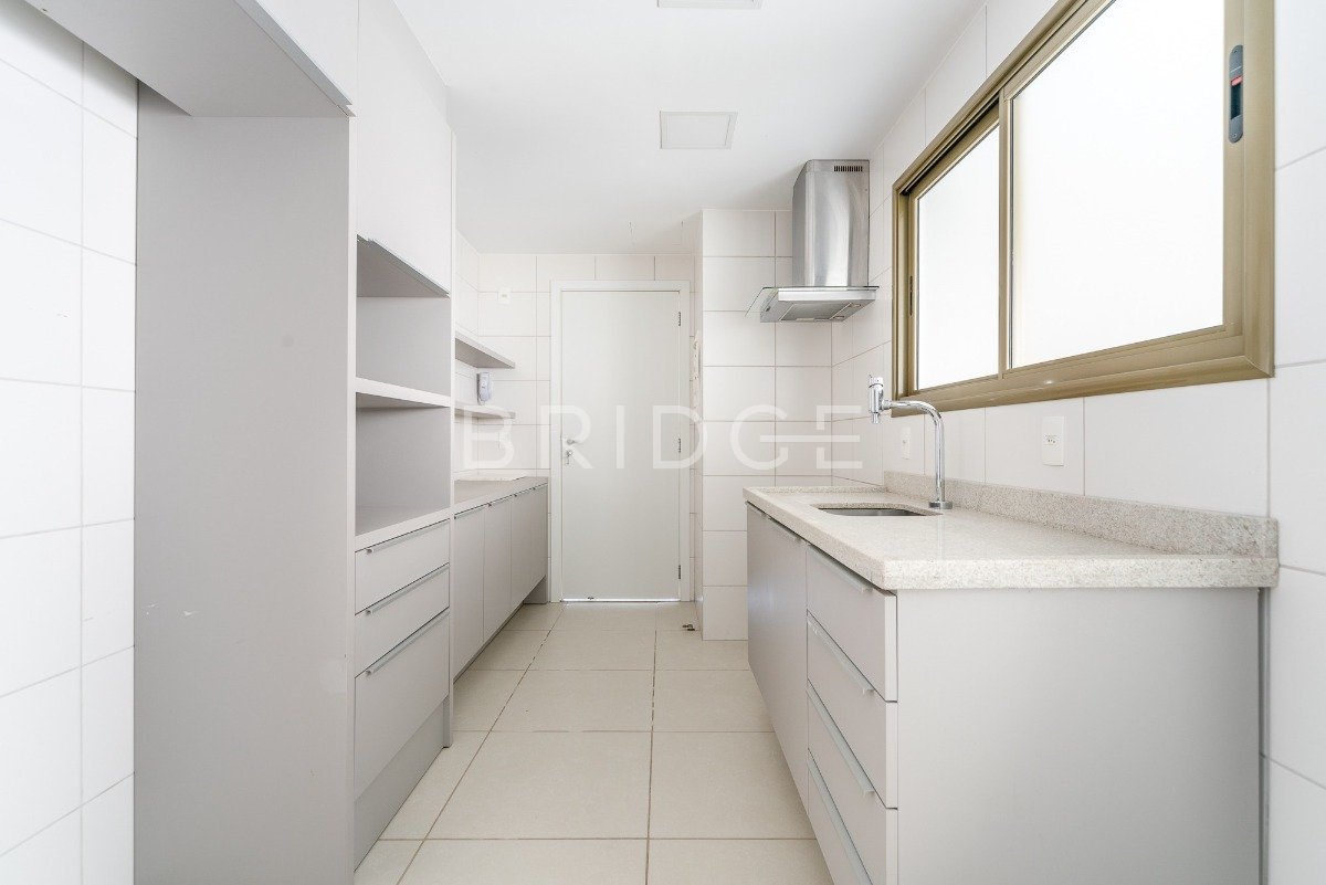 Foto de Apartamento com 121m²