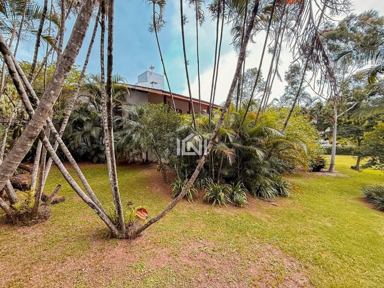 terreno a venda no condominio bosque do vianna