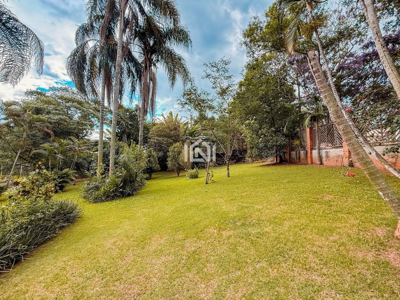 terreno a venda no condominio bosque do vianna