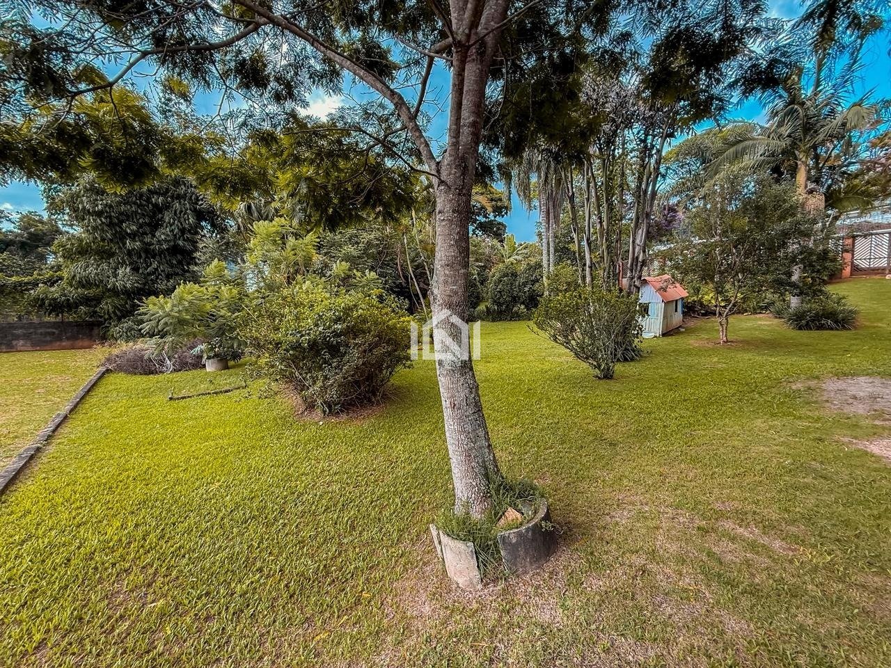 terreno a venda no condominio bosque do vianna