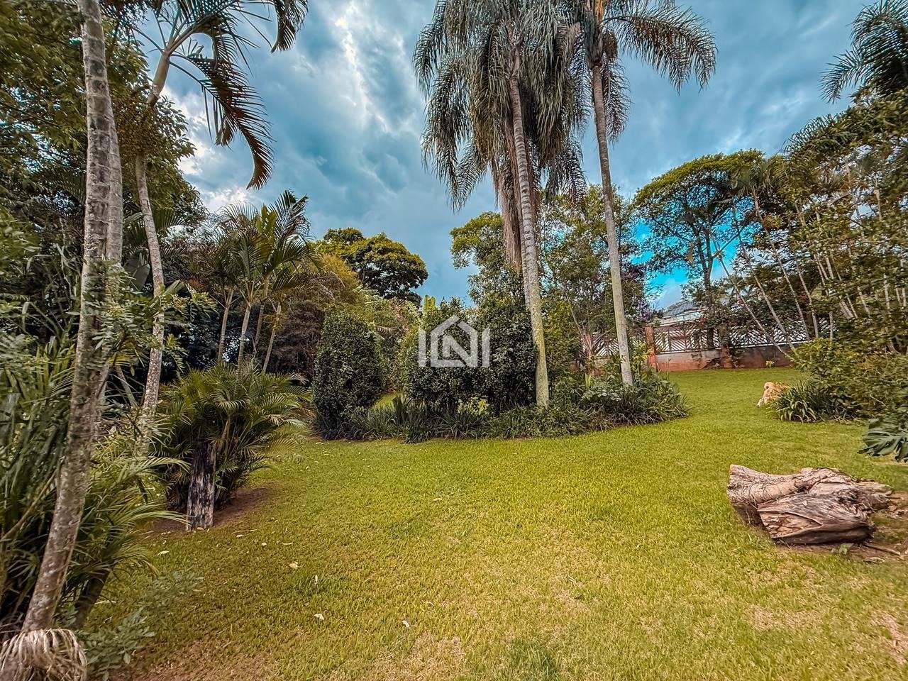 terreno a venda no condominio bosque do vianna