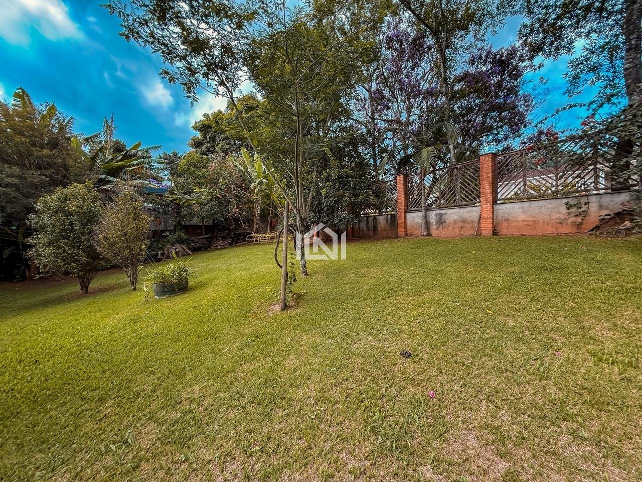 terreno a venda no condominio bosque do vianna