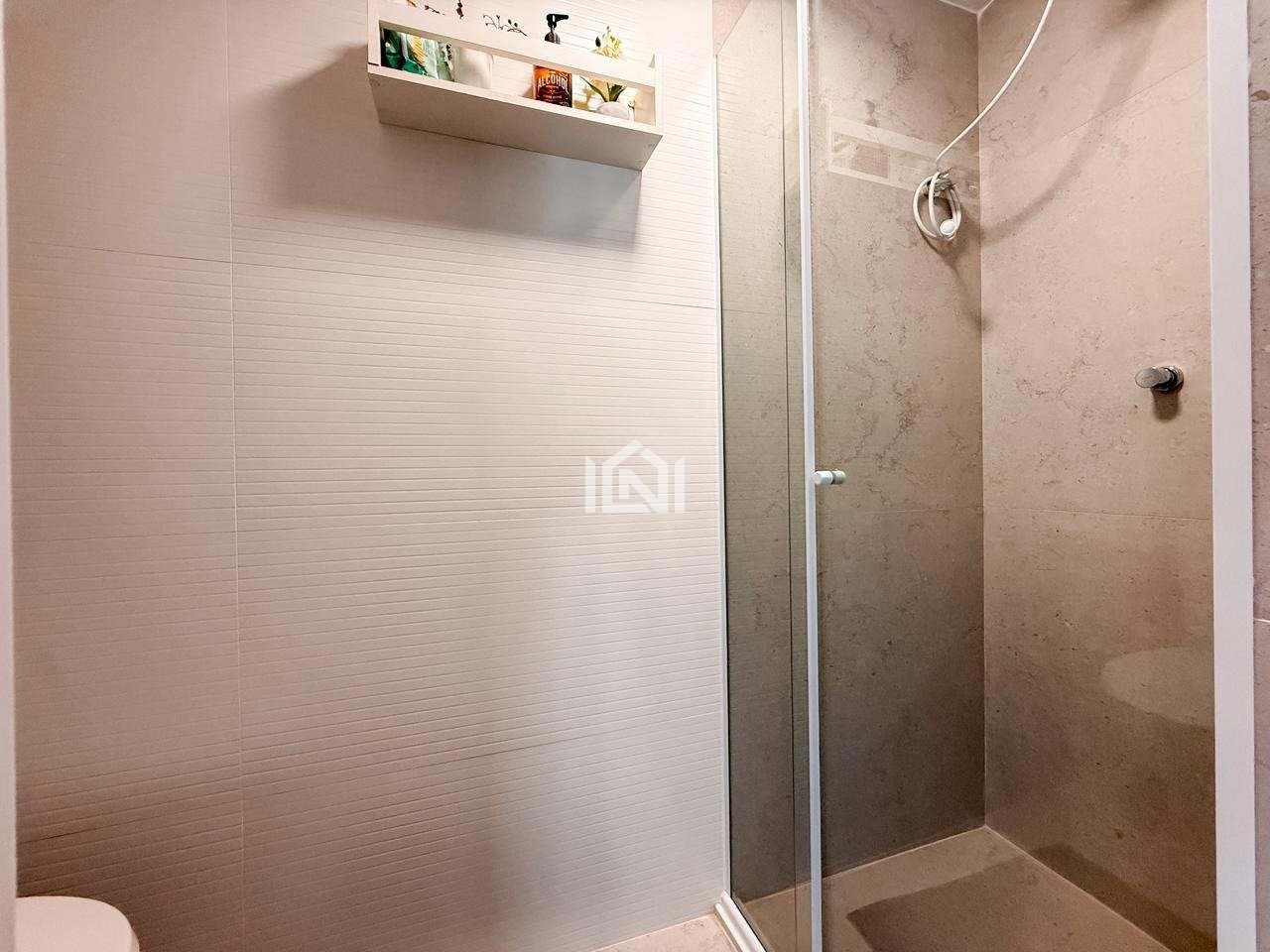 casa a venda no condominio residencial boa vista - banheiro de apoio