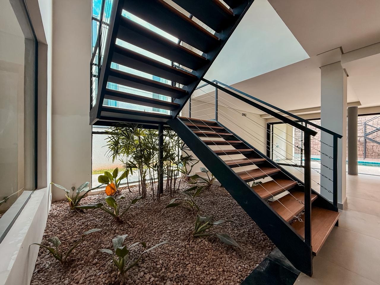 casa a venda no condominio vintage arte de morar - escada