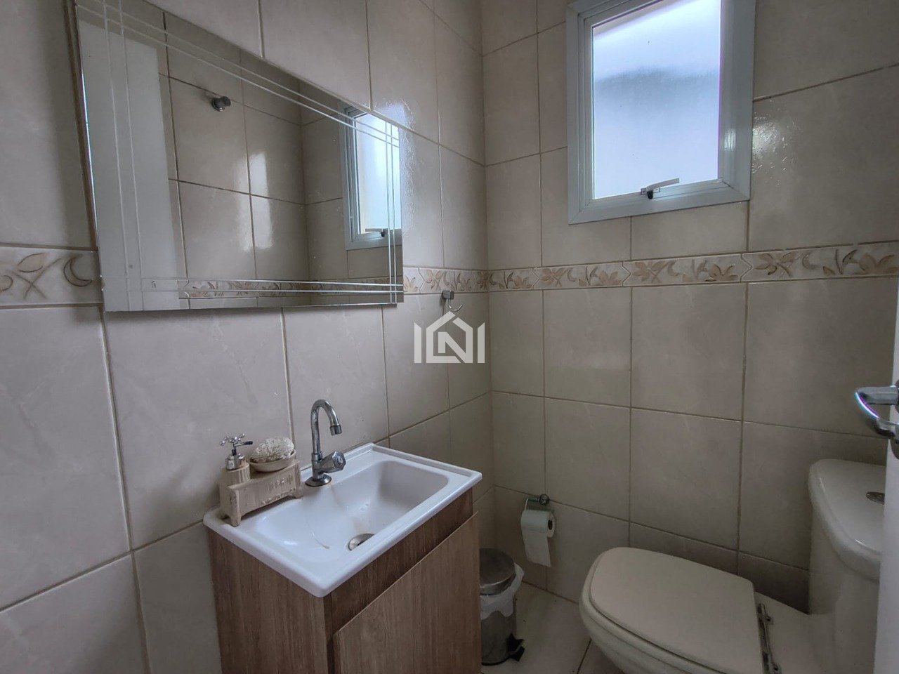 casa a venda no condominio santa adelia  - lavabo