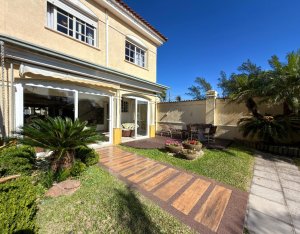 Sobrado com 170m² 3 dormitórios Condomínio Villas Resort em Xangri-La