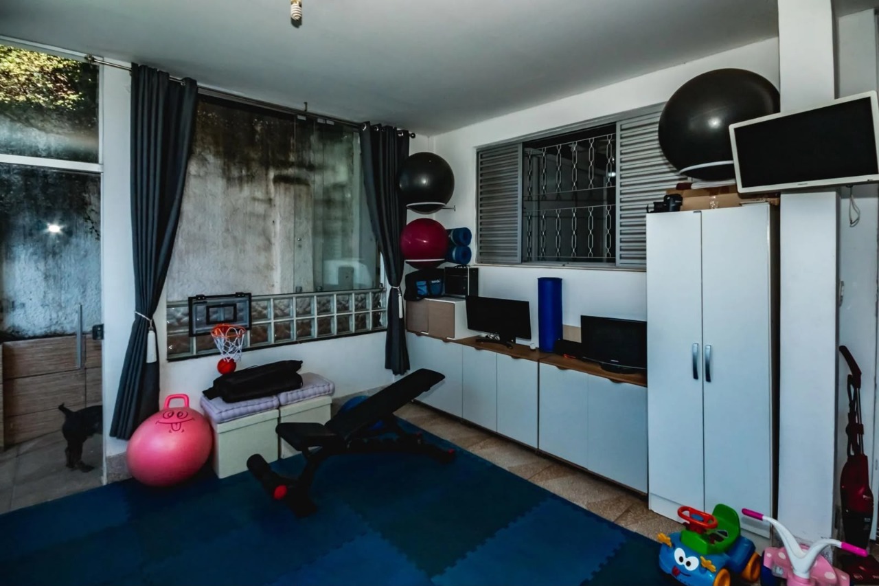 Casa, 5 quartos, 240 m² - Foto 11