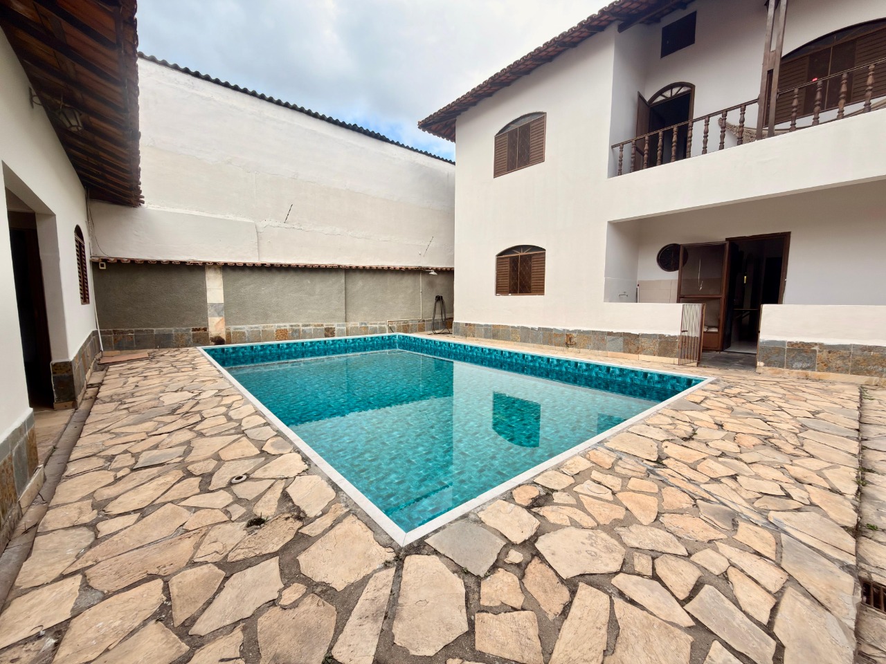 Casa, 4 quartos, 240 m² - Foto 2