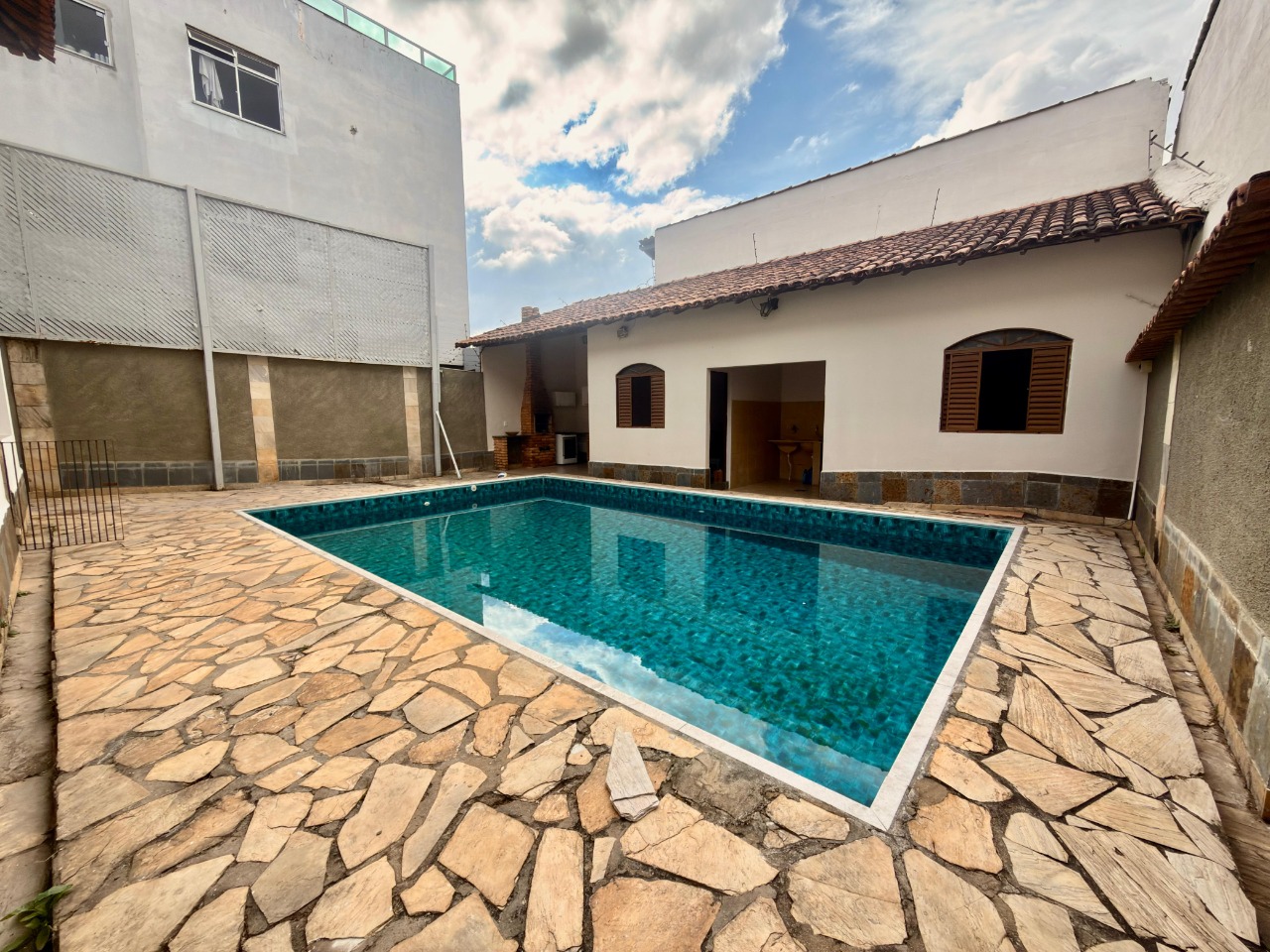 Casa, 4 quartos, 240 m² - Foto 3