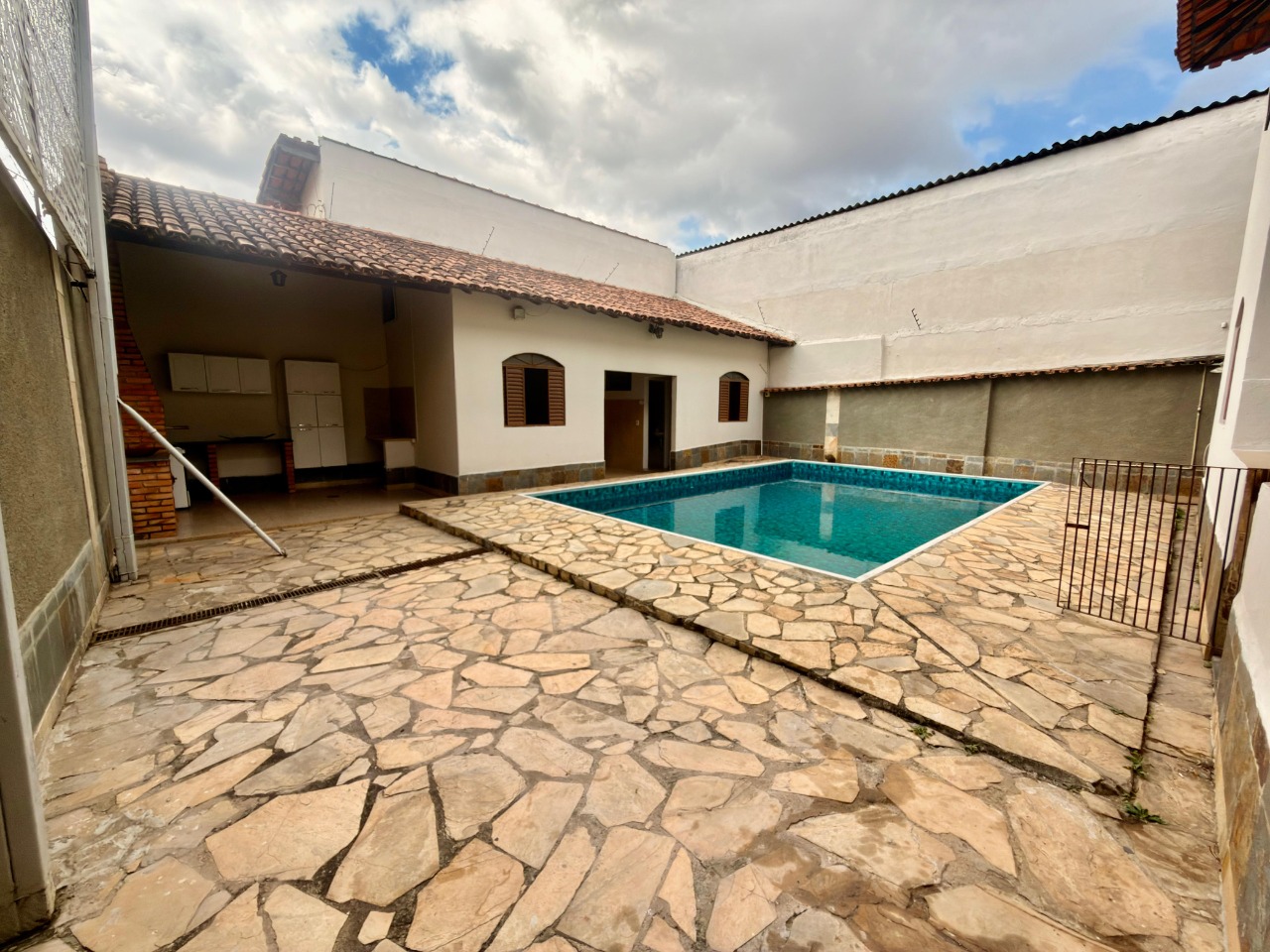Casa, 4 quartos, 240 m² - Foto 4