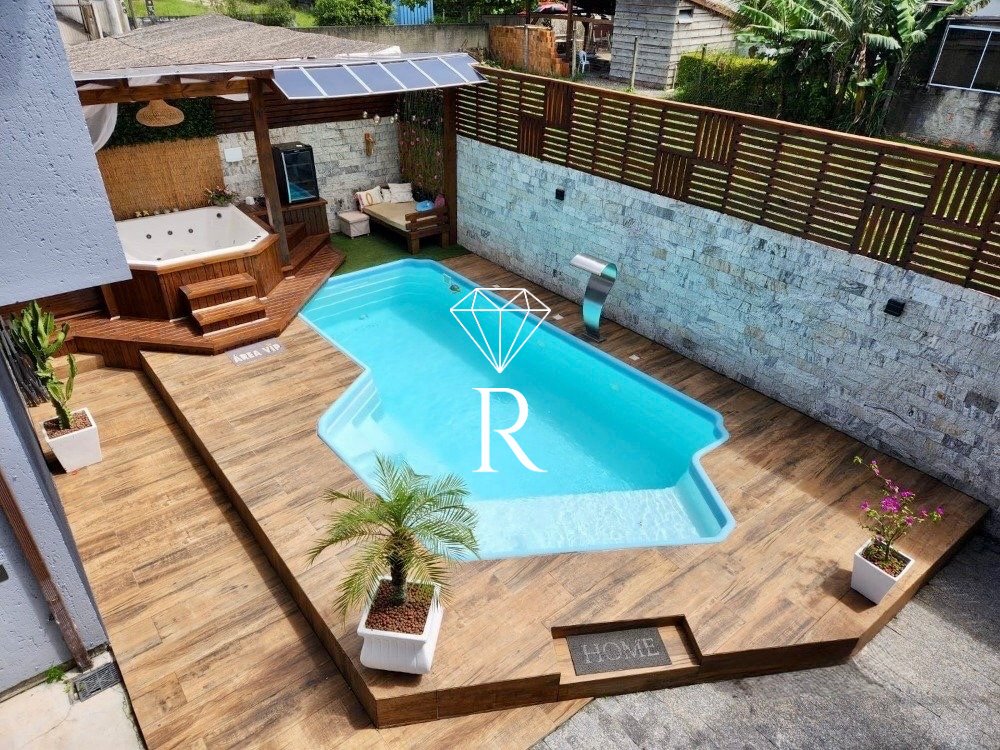 Casa, 3 quartos, 200 m² - Foto 1
