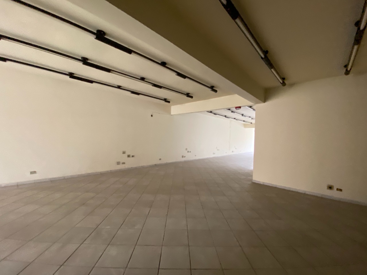 Prédio Comercial Paquetá - Santos SP | Família Imóveis
