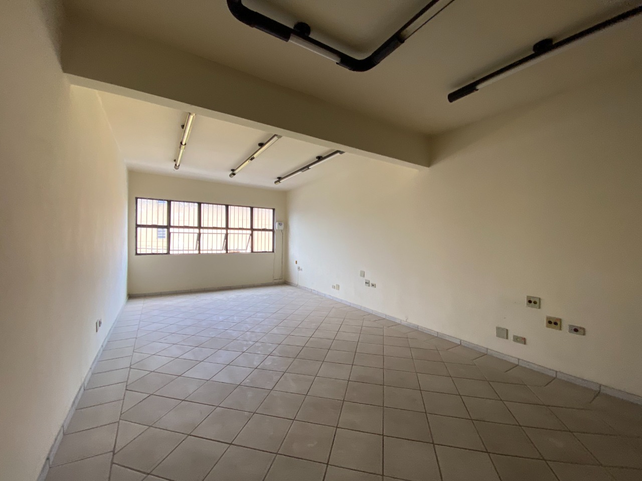 Prédio Comercial Paquetá - Santos SP | Família Imóveis