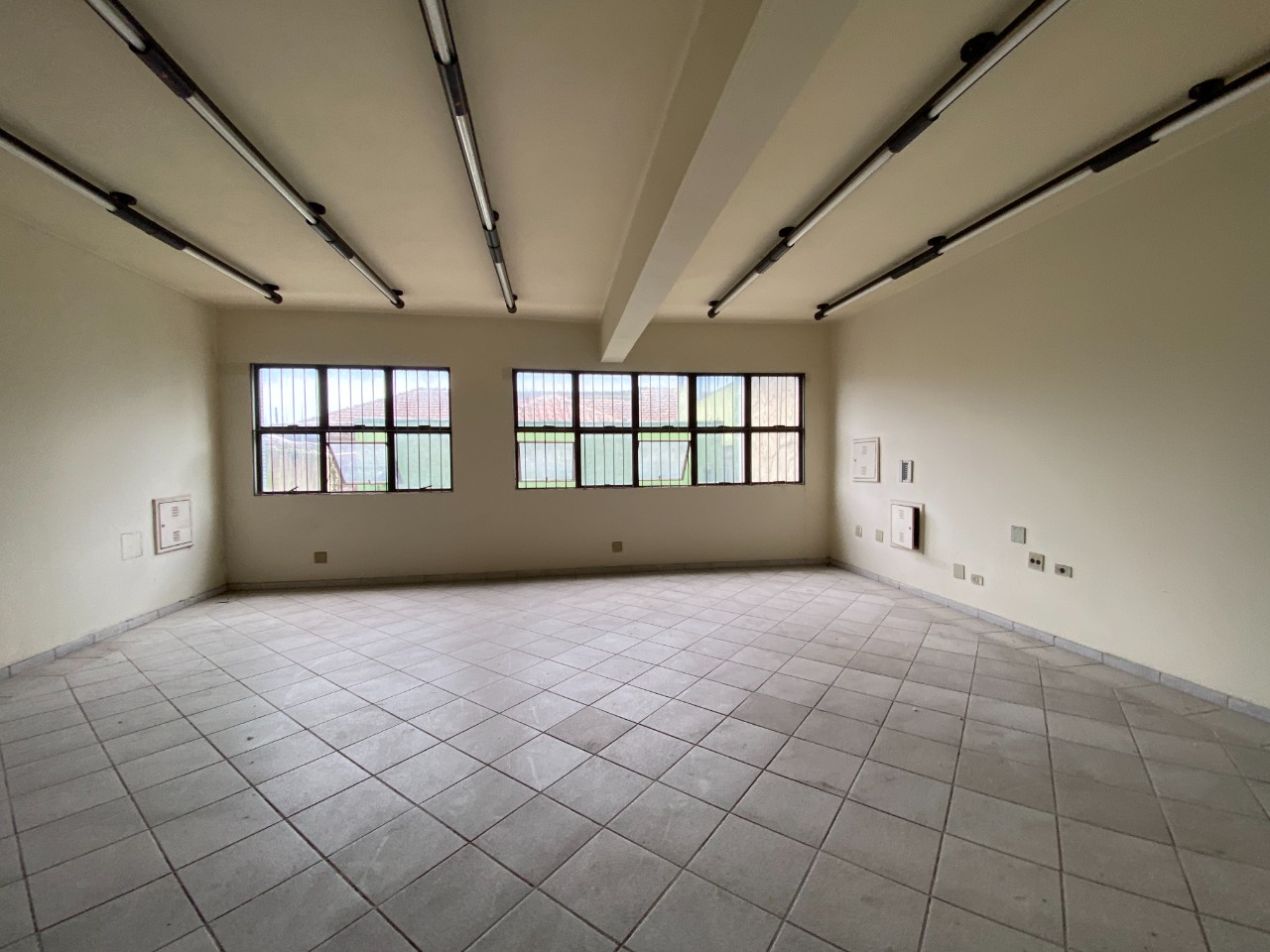 Prédio Comercial Paquetá - Santos SP | Família Imóveis