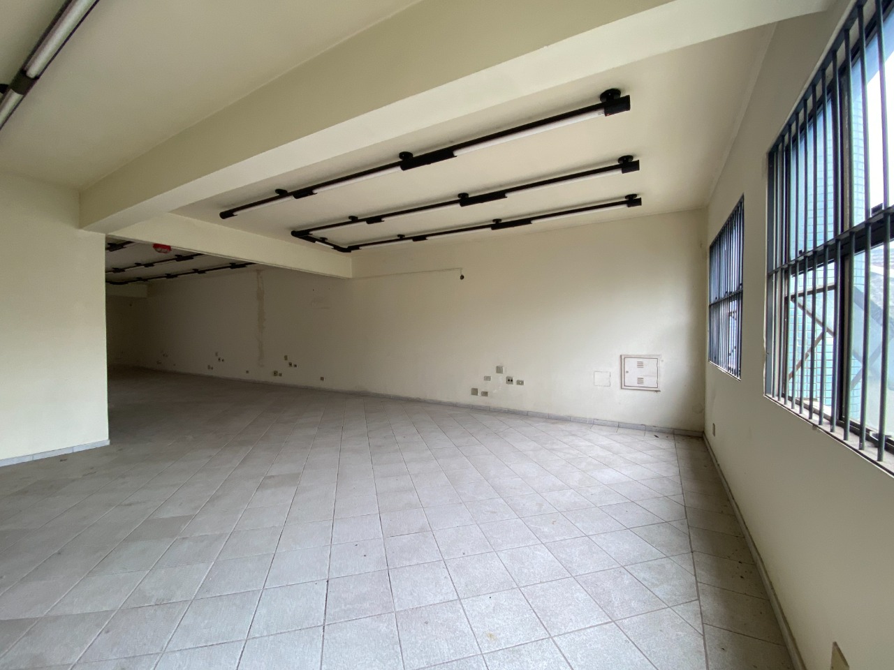 Prédio Comercial Paquetá - Santos SP | Família Imóveis