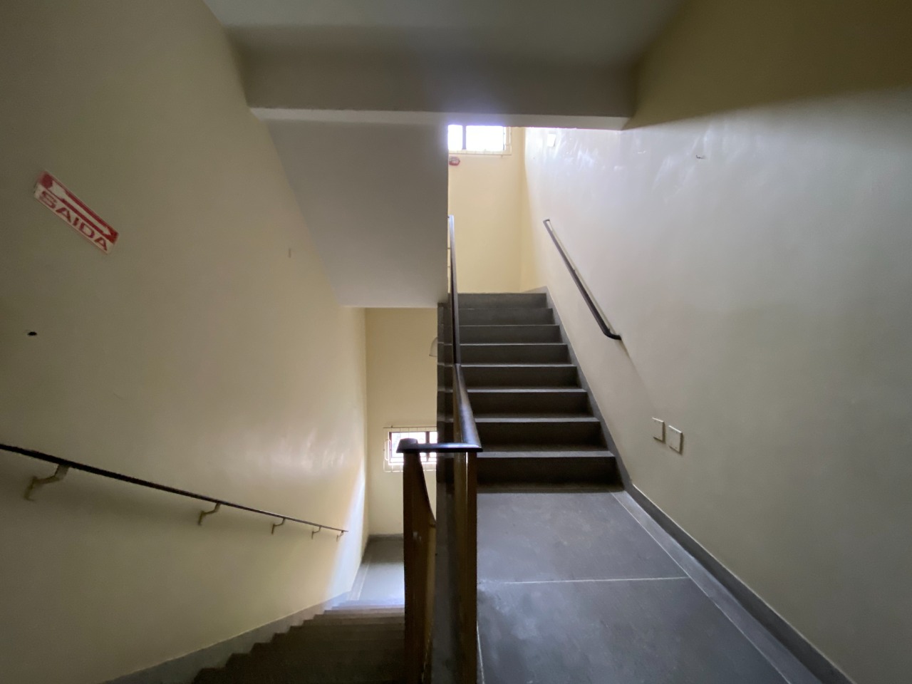 Prédio Comercial Paquetá - Santos SP | Família Imóveis