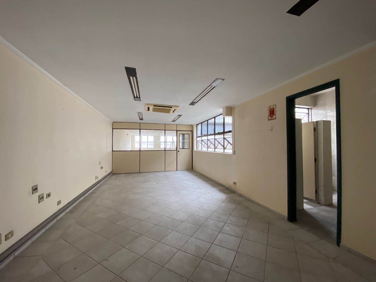 Prédio Comercial Paquetá - Santos SP | Família Imóveis