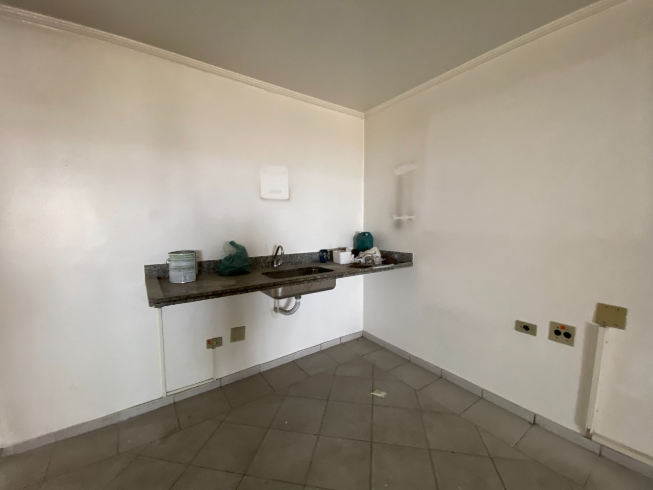 Prédio Comercial Paquetá - Santos SP | Família Imóveis