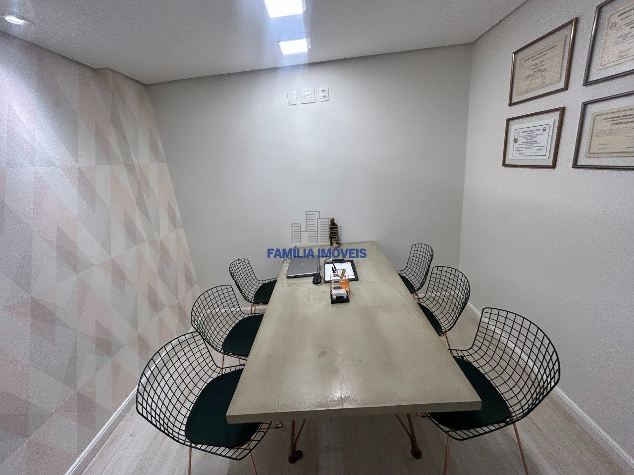 Sala/Conjunto Gonzaga - Santos SP | Família Imóveis