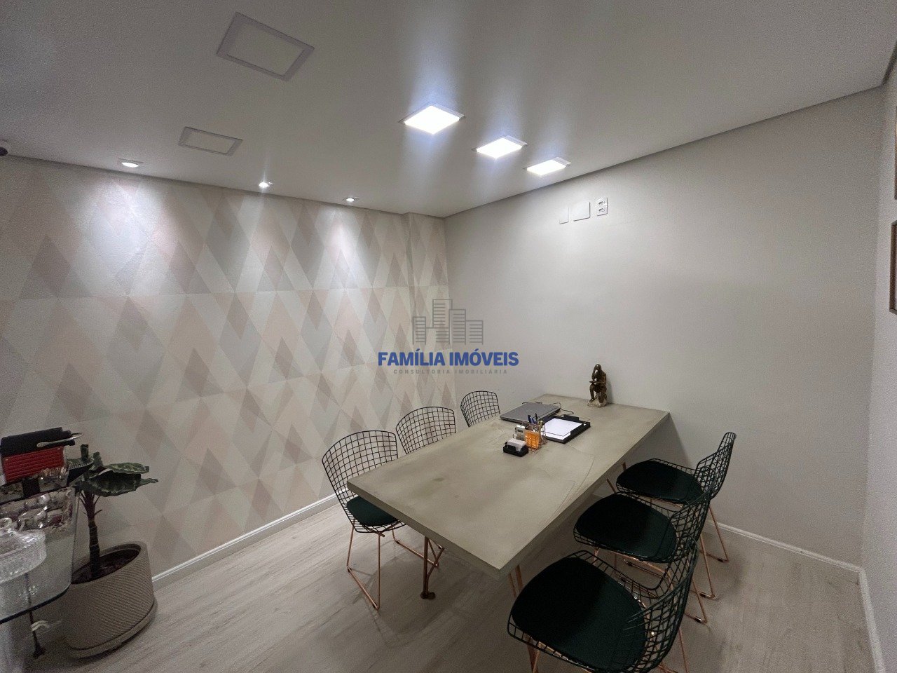Sala/Conjunto Gonzaga - Santos SP | Família Imóveis