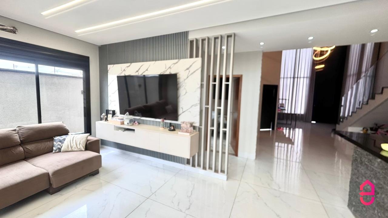 Parqville Quaresmeira - 274m² (4Q sendo 2 Suítes) em Trindade - GO