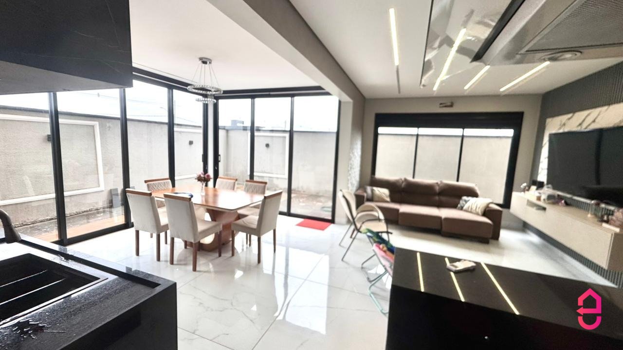 Parqville Quaresmeira - 274m² (4Q sendo 2 Suítes) em Trindade - GO
