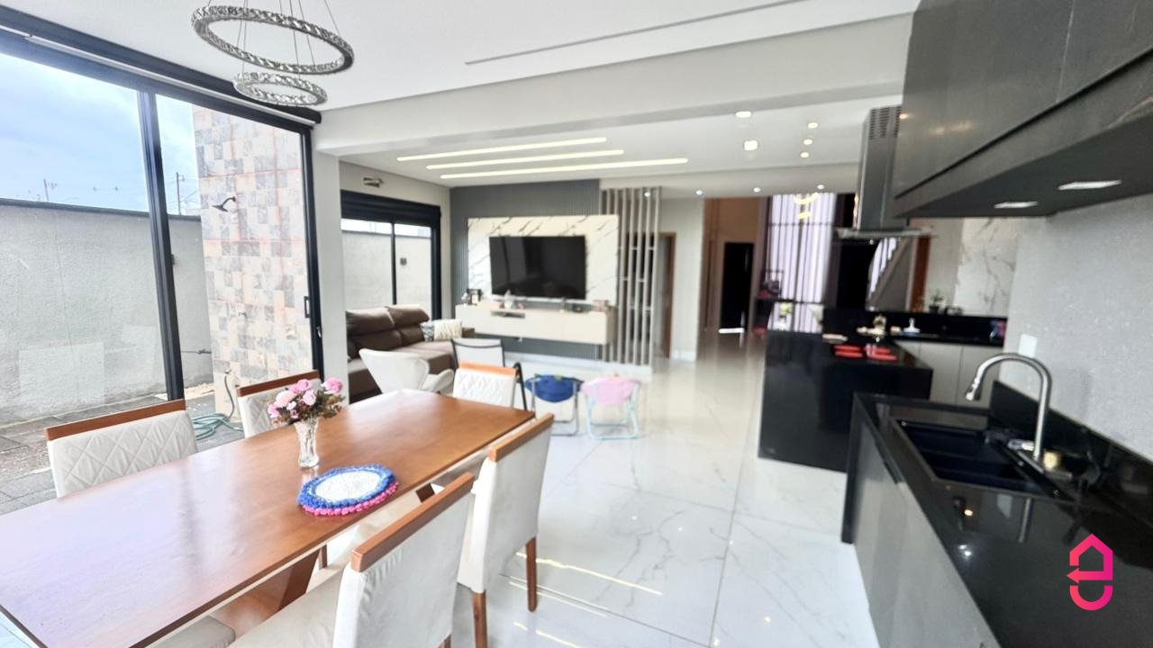 Parqville Quaresmeira - 274m² (4Q sendo 2 Suítes) em Trindade - GO