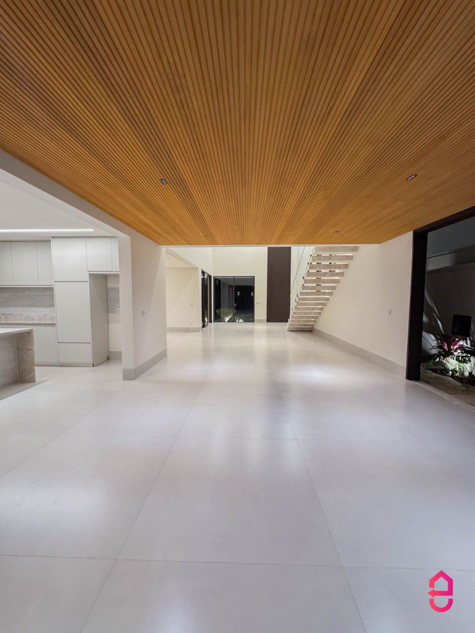 Jardins Capri - 264m² (03 Suítes) em Senador Canedo - GO