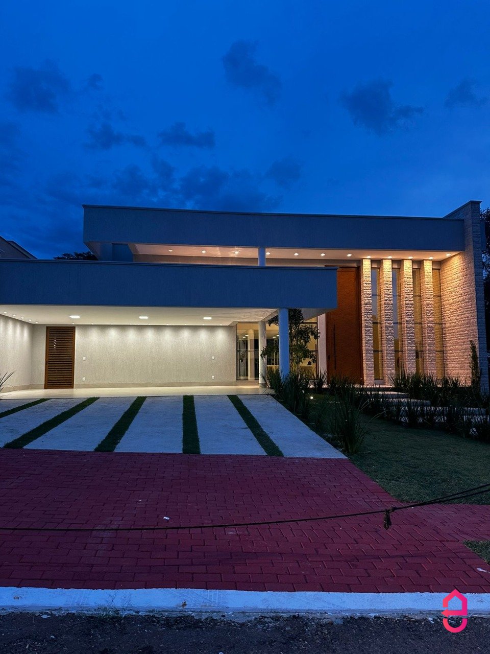 Villa Verde - 386m² (04 Suítes) em Senador Canedo - GO