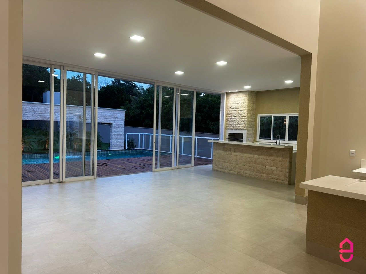 Villa Verde - 386m² (04 Suítes) em Senador Canedo - GO