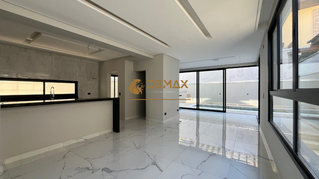 Sobrado com 247m², 3 dormitórios, 3 suítes, 4 vagas no bairro Urbanova - Altos da Serra 3 em São José dos Campos para Comprar