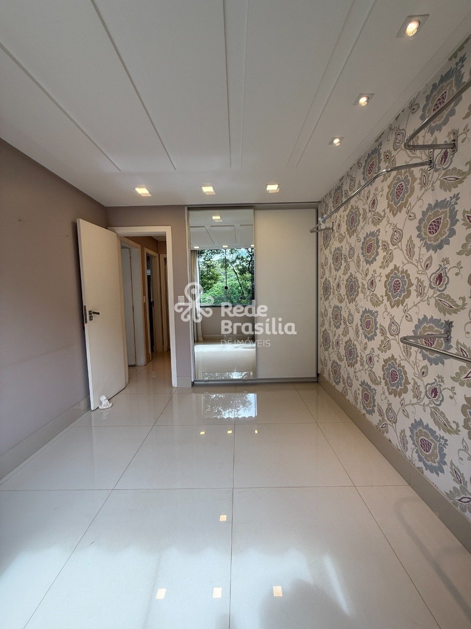 Imagem da propriedade DX142 33