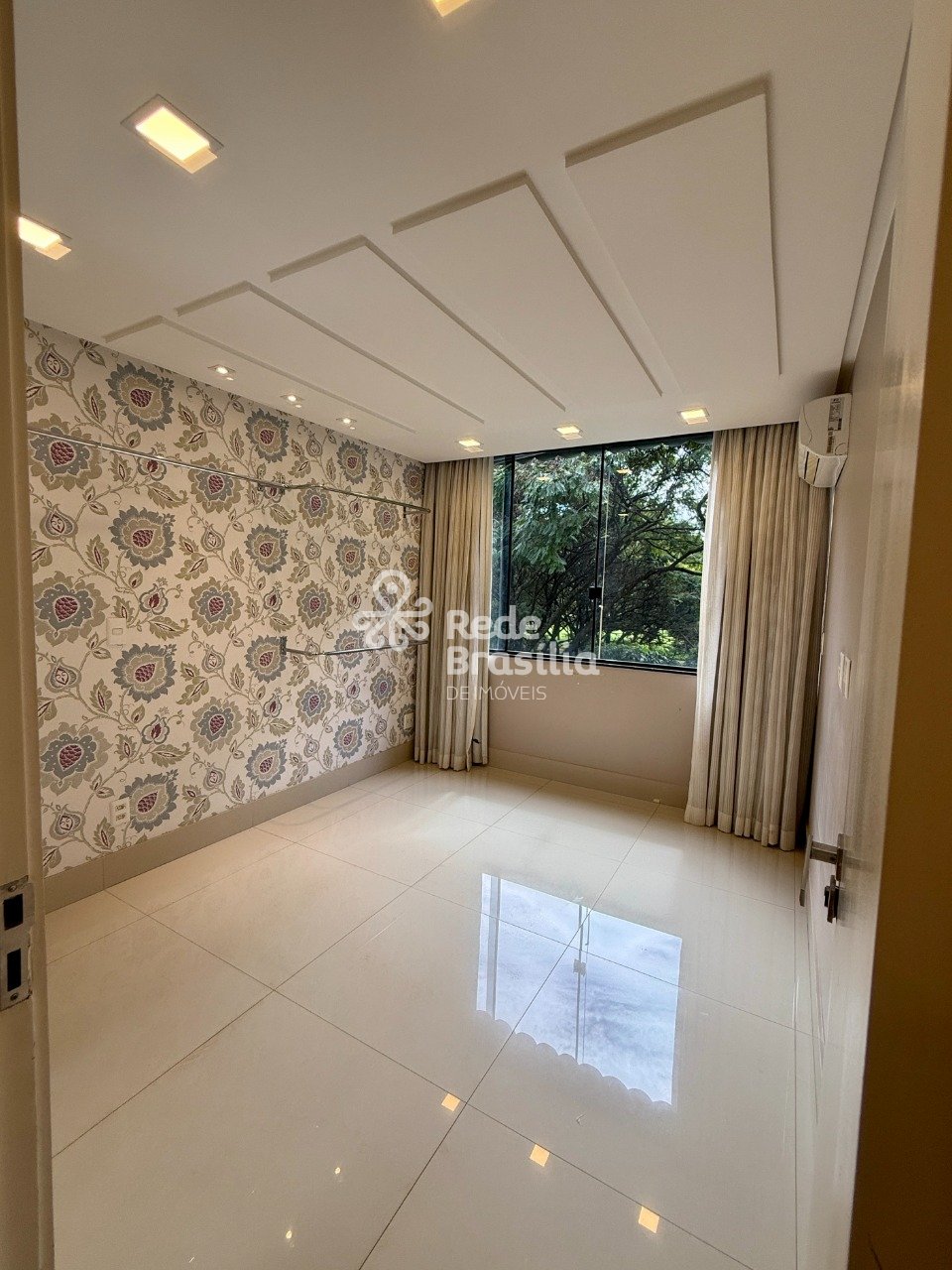 Imagem da propriedade DX142 32