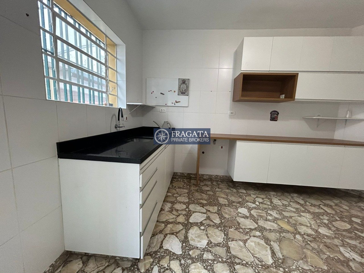 Imagem da propriedade FRA21565 11