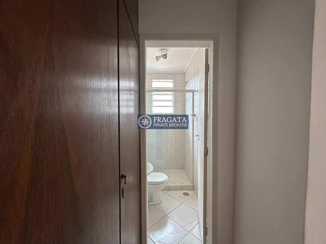 Imagem da propriedade FRA21565 17