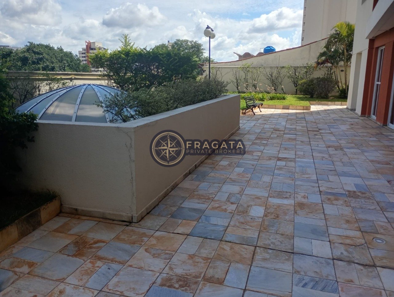 Imagem da propriedade FRA1745780 20