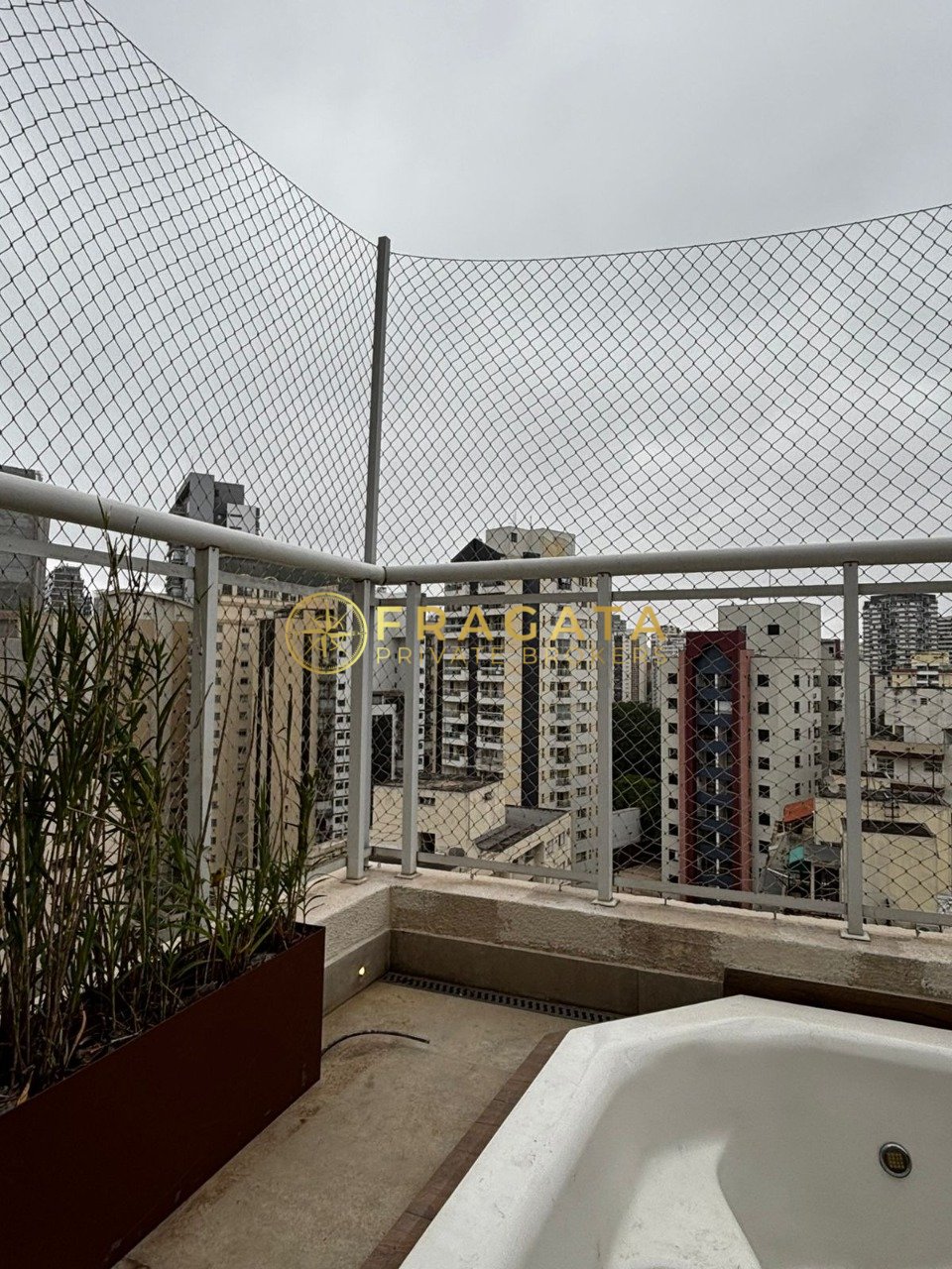 Imagem da propriedade FRA1745850 34