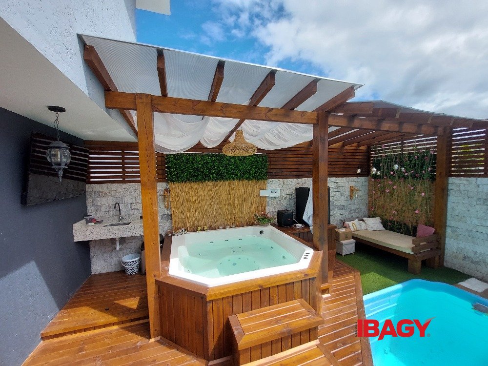 Jacuzzi