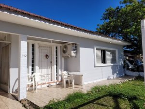 Casa com 189m², 3 dormitórios, 1 suíte, 2 vagas - Noiva do Mar em Xangri-lá