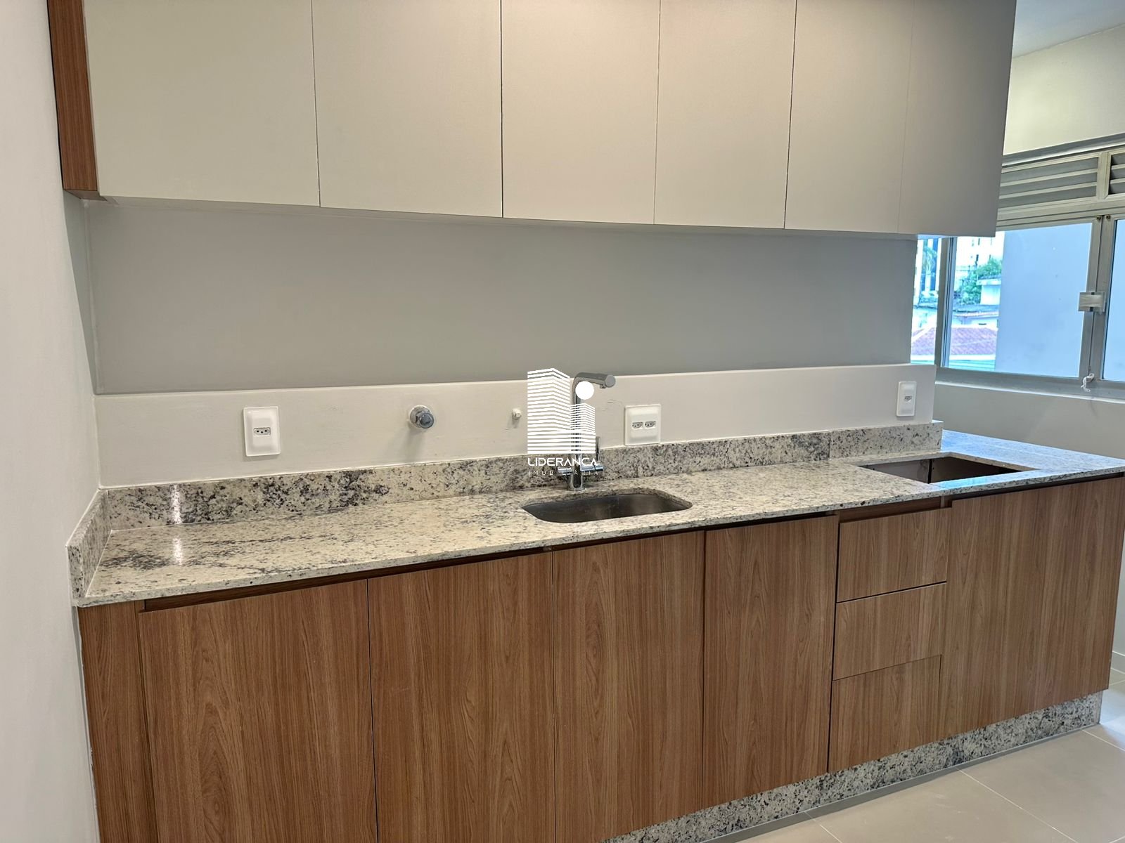 Imagem da propriedade ST81 6