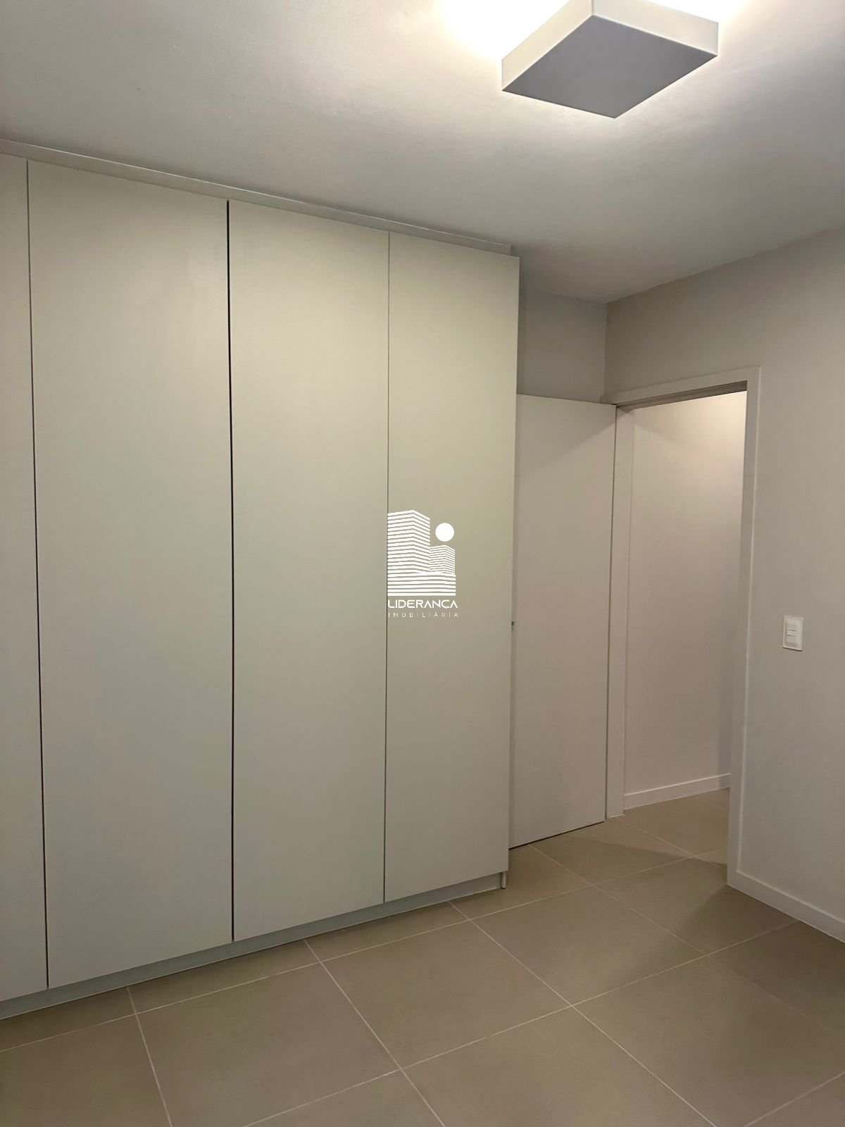 Imagem da propriedade ST81 15