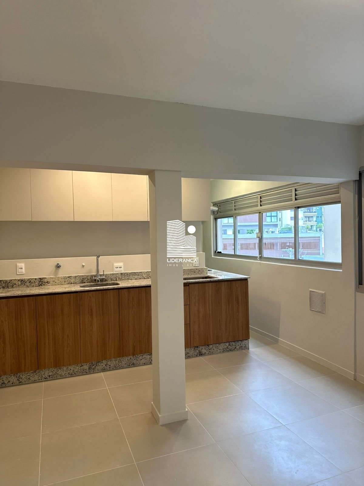 Imagem da propriedade ST81 4