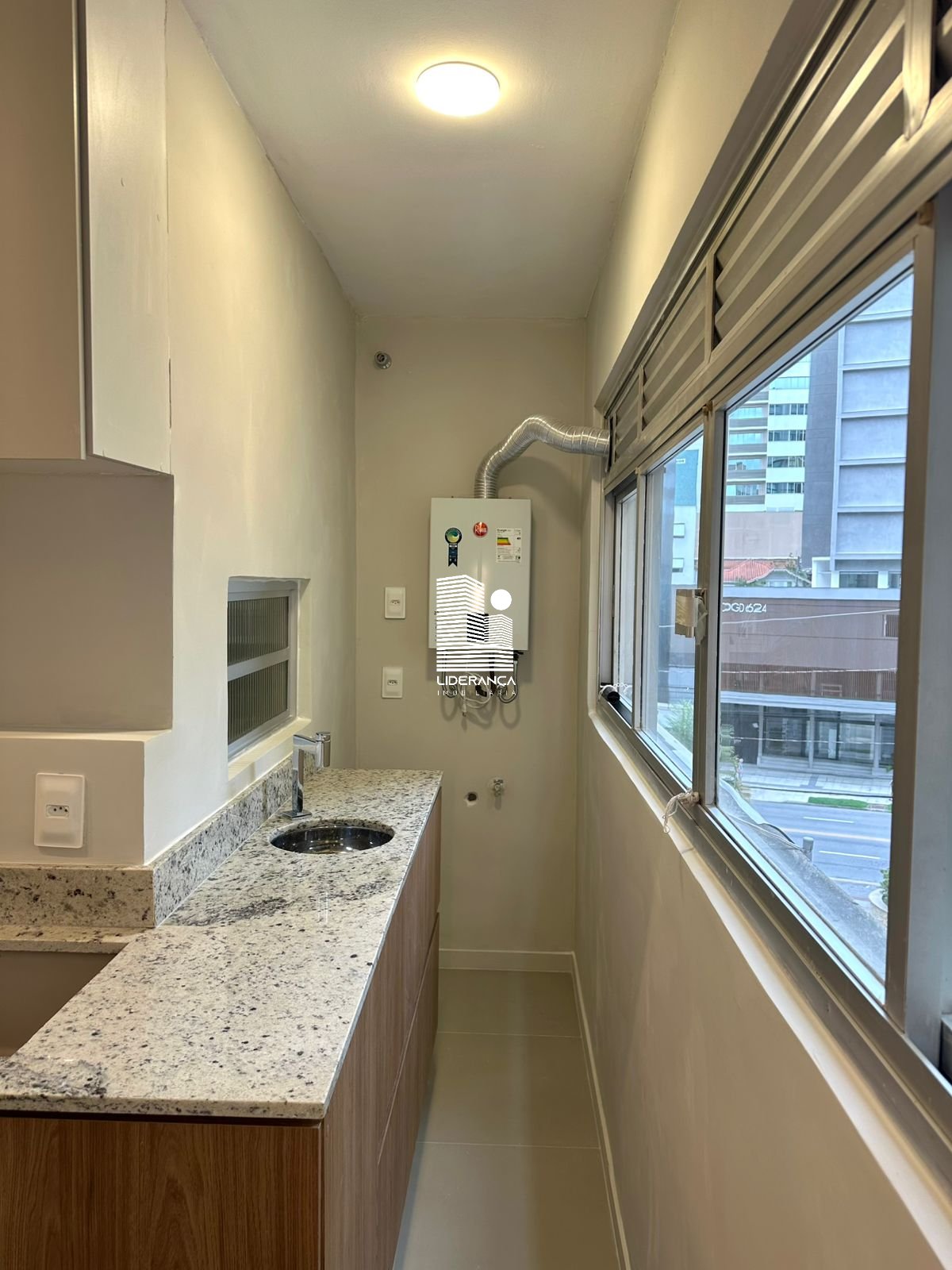 Imagem da propriedade ST81 11