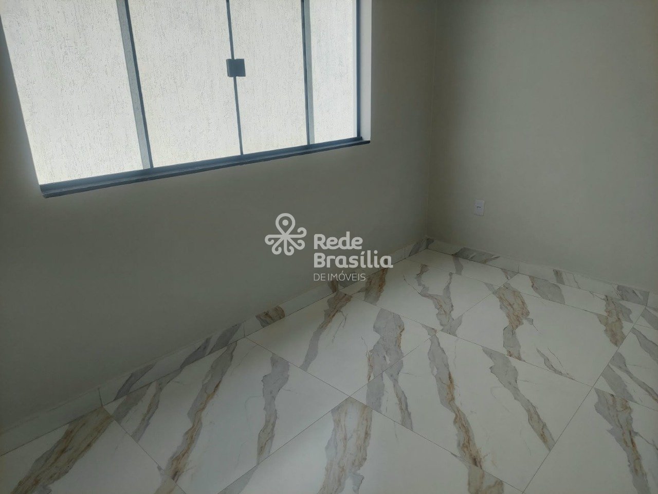 Imagem da propriedade EZ8229 9