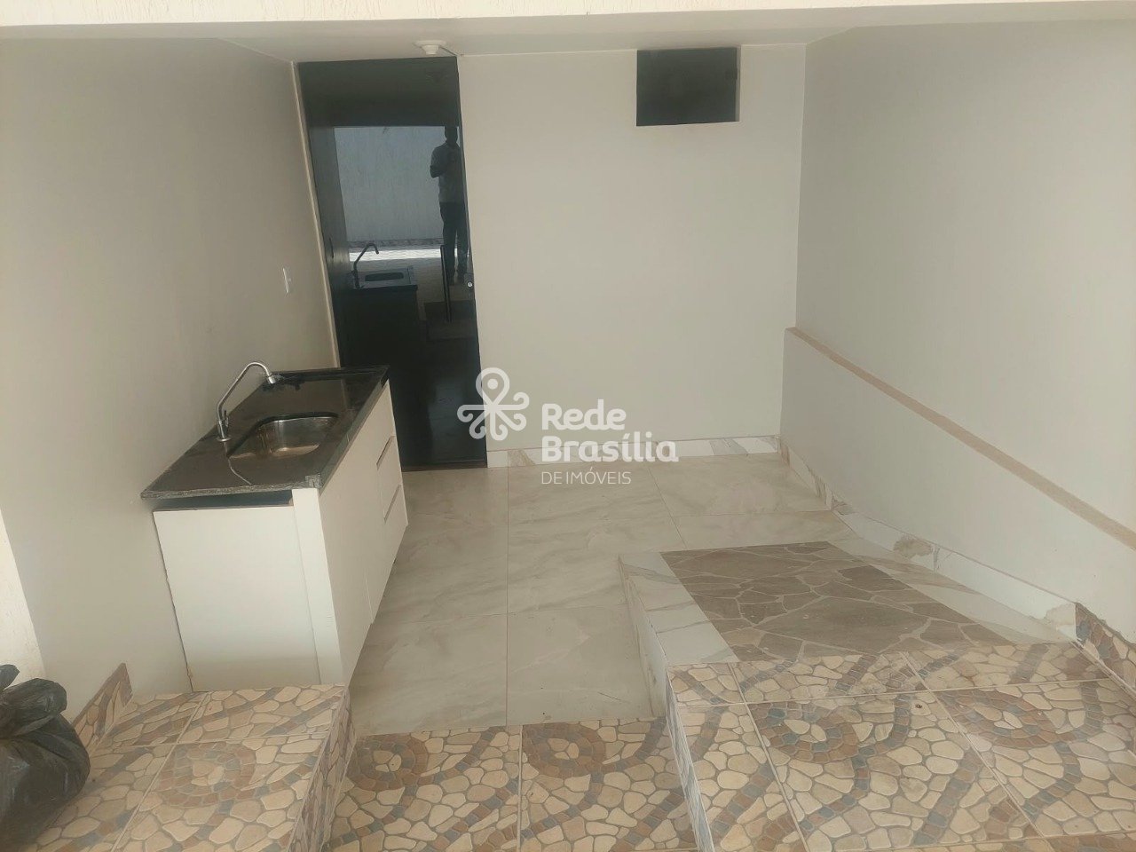 Imagem da propriedade EZ8229 18