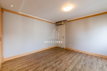 Apartamento com 257m² e 3 dormitórios, 2 suítes, 4 vagas no bairro Bela Vista em Porto Alegre para Comprar