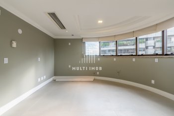 Apartamento com 257m² e 3 dormitórios, 2 suítes, 4 vagas no bairro Bela Vista em Porto Alegre para Comprar