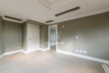 Apartamento com 257m² e 3 dormitórios, 2 suítes, 4 vagas no bairro Bela Vista em Porto Alegre para Comprar