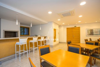 Apartamento com 257m² e 3 dormitórios, 2 suítes, 4 vagas no bairro Bela Vista em Porto Alegre para Comprar